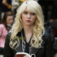 Reference picture of Jenny Humphrey