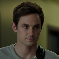 Reference picture of Henry Mills